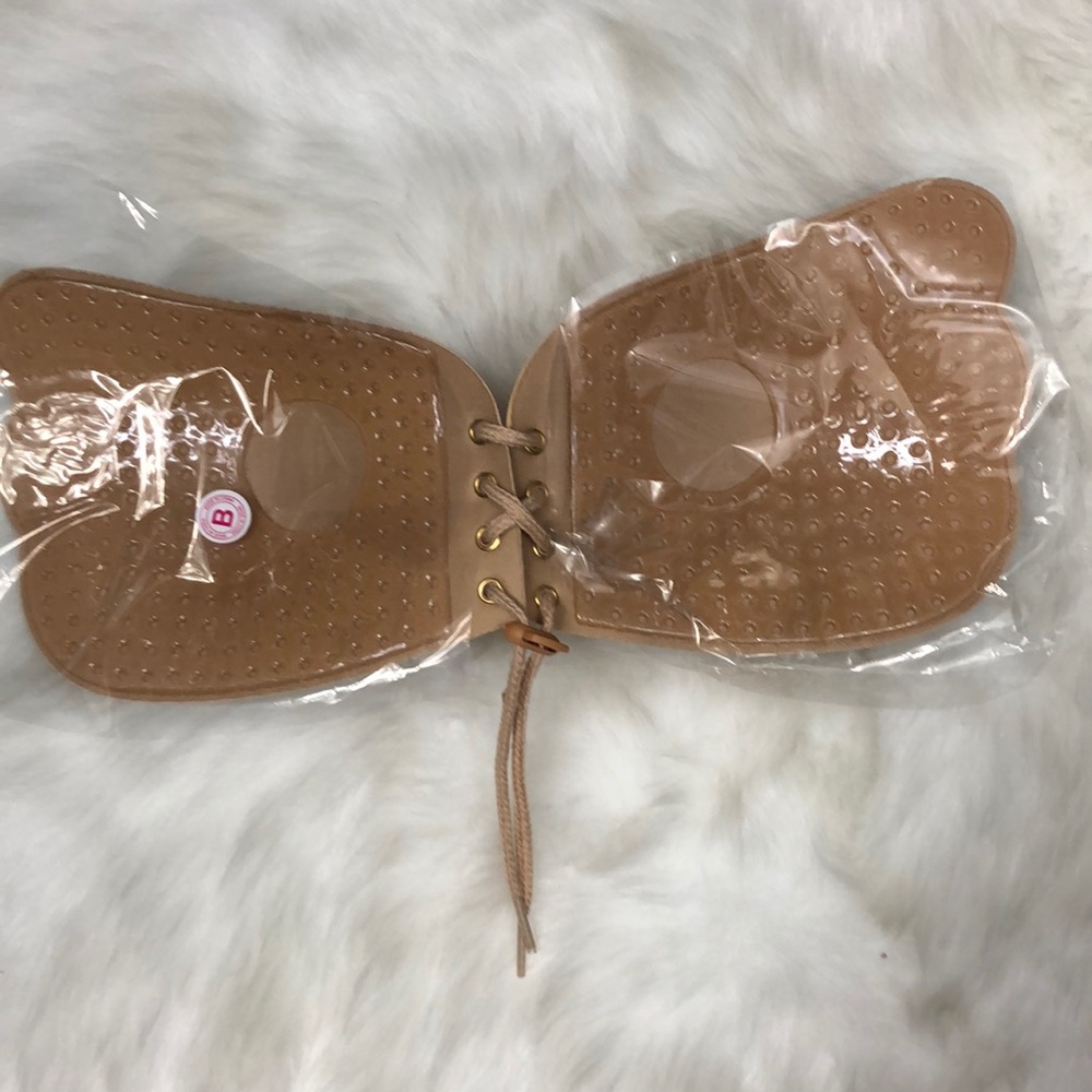 Kiss Bra Tan Adhesive Push Up Invisible B Cup NEW - Picture 4 of 8